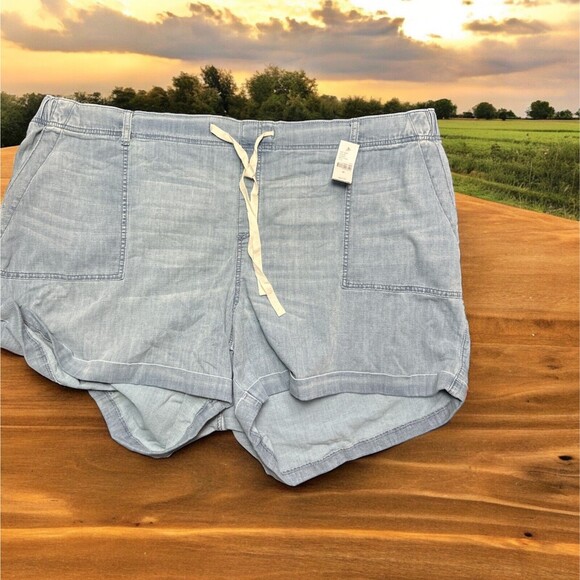 Lane Bryant Boyfriend Midi Jean Short Cuffed Drawstring NWT Size 28 - Picture 1 of 3